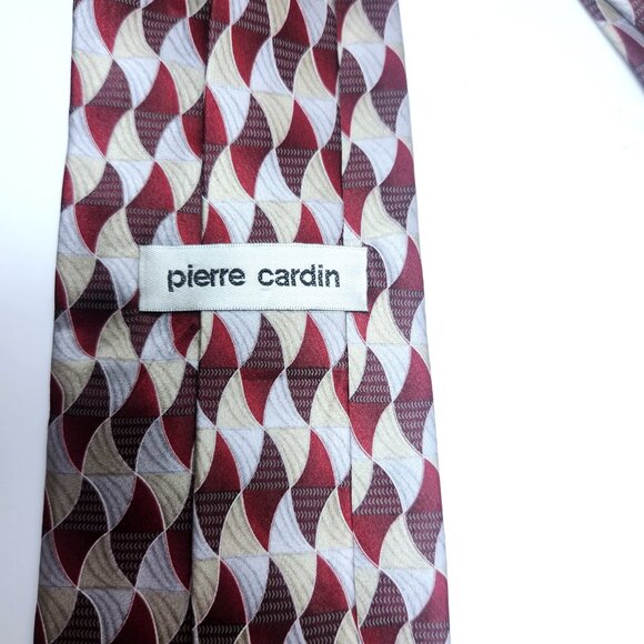 Pierre Cardin Men's Silk Necktie Red & Grey Geometric Pattern - Picture 4 of 5
